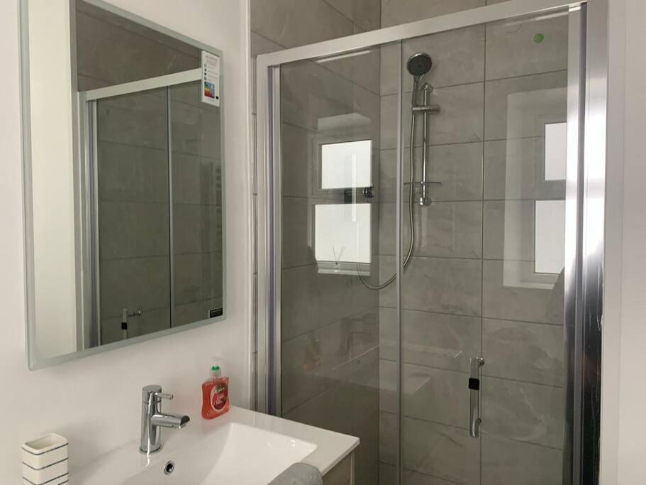 Modern Apartment With Sea Views พอร์ตรัช ภายนอก รูปภาพ